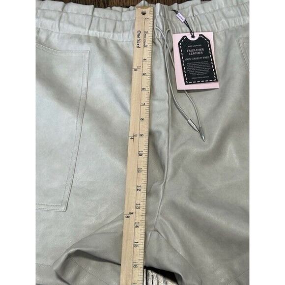 Avec Les Filles Faux Leather High Waisted Drawstring Light Gray 2X NWT - Picture 3 of 10